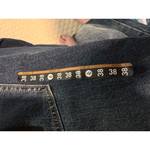 Volcom Vorta 15 Slim Straight Dark Wash Mens Jeans Size 38x31 NWT - Picture 6 of 7